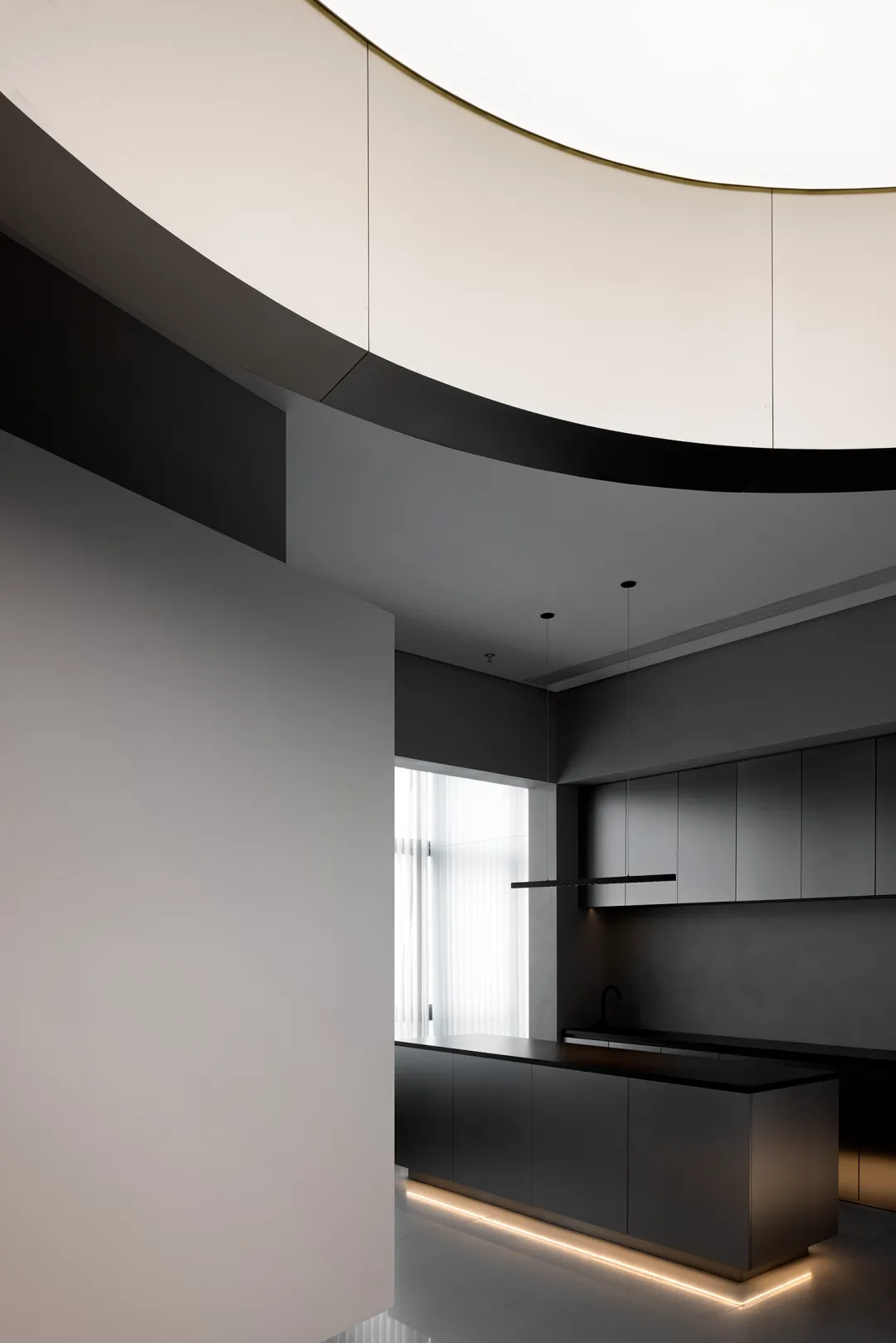 Curvilinear Tech Space